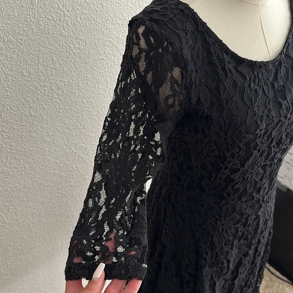 Lush Dress - Picture 4 of 6